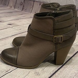 LAUREN CONRAD Brown Heeled Ankle Boots with Buckle-9
